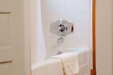 هتل Greenbriar Inn