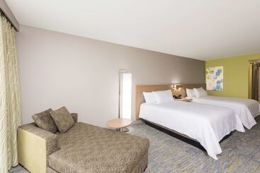 هتل Hilton Garden Inn Grand Rapids East