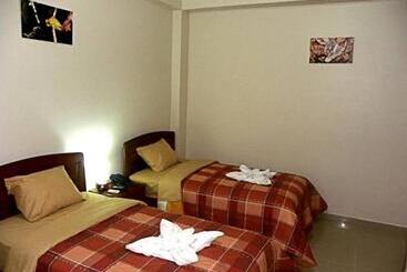 هتل Jose Antonios Inn