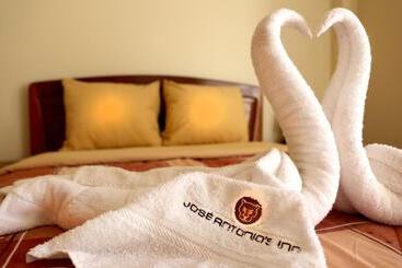 هتل Jose Antonios Inn