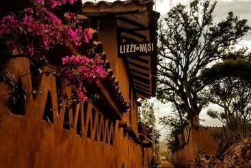 هتل Lizzy Wasi Urubamba