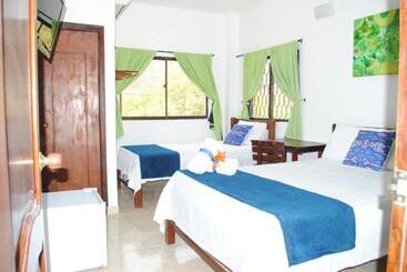 هتل Ocean Taganga Internacional