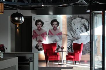 هتل Star Inn Lisbon Airport