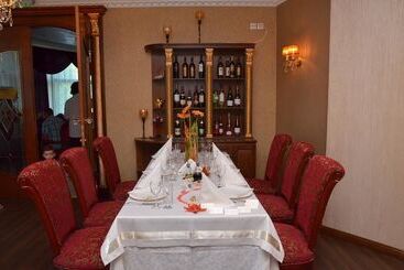 Kristel Hotel