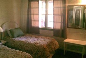 Ranch Motel