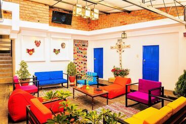 تختخواب و صبحانه Saqray Hostel