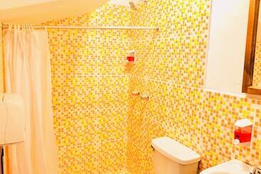 تختخواب و صبحانه Saqray Hostel