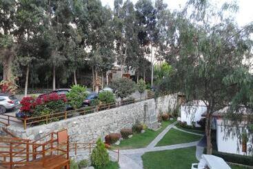 El Molino Hotel Y Restaurant