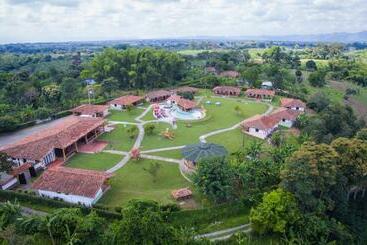 هتل Campestre Montecarlo