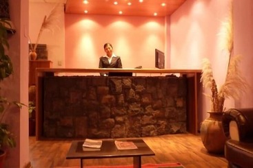 هتل Cantuta Inn