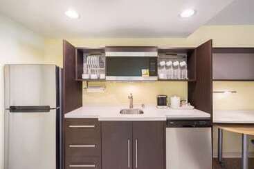 هتل Home2 Suites By Hilton Bowling Green