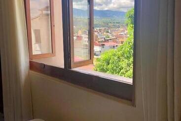 هتل Monte Azul