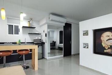 هتل Piaro In Suites