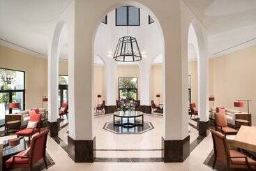 هتل Pine Cliffs Ocean Suites, A Luxury Collection Resort & Spa, Algarve