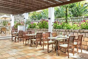 هتل Pine Cliffs Ocean Suites, A Luxury Collection Resort & Spa, Algarve