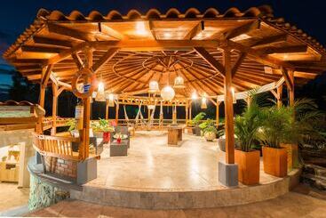 هتل Spa La Colina