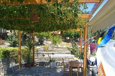 Apartment Hotel Irida