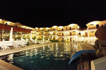 Lunahuana River Resort