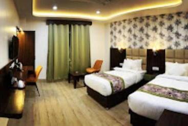 Sevenmirror Hotel , Gangtok