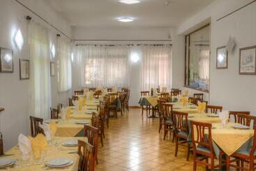 هتل Villa Lina