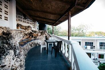 هاستل The Rock House Eco