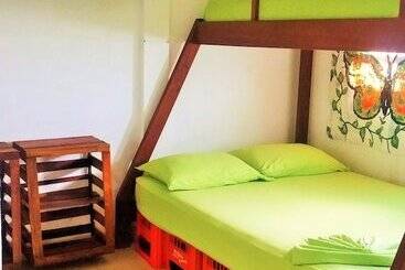 تختخواب و صبحانه Eco Hotel El Refugio De La Floresta