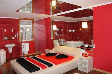 مسافرخانه Monte Carlo Love Porto