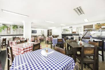 Ayenda 1120 Hotel Comercial