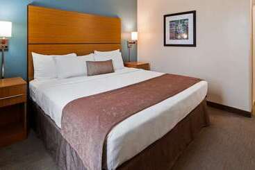 هتل Best Western Plus Philadelphia Convention Center