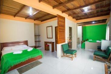 هتل Cabañas Yakuruna