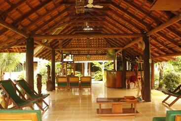 هتل Cabañas Yakuruna