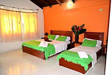 هتل Cabañas Yakuruna
