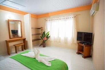 هتل Cabañas Yakuruna