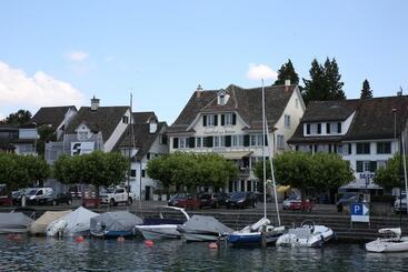هتل Gasthof Zur Sonne