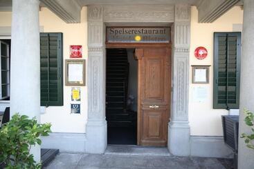 هتل Gasthof Zur Sonne