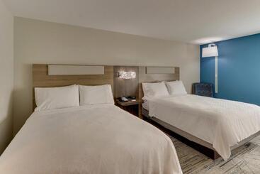 هتل Holiday Inn Express & Suites Columbus North By Ihg