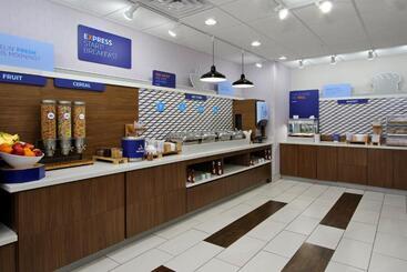 هتل Holiday Inn Express & Suites Columbus North By Ihg