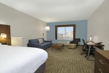 هتل Holiday Inn Express & Suites Columbus North By Ihg