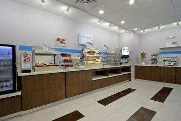 هتل Holiday Inn Express & Suites Columbus North By Ihg