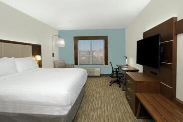هتل Holiday Inn Express & Suites Columbus North By Ihg