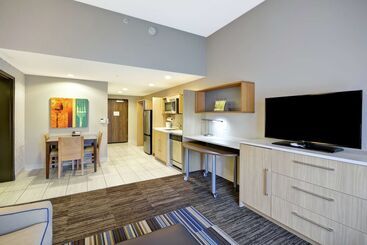هتل Home2 Suites By Hilton  St. Simons Island
