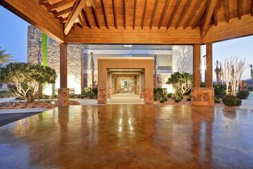 هتل Home2 Suites By Hilton  St. Simons Island