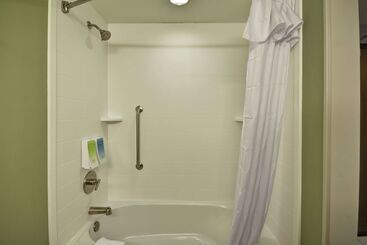 هتل Home2 Suites By Hilton  St. Simons Island