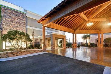 هتل Home2 Suites By Hilton  St. Simons Island