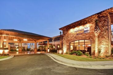 هتل Home2 Suites By Hilton  St. Simons Island