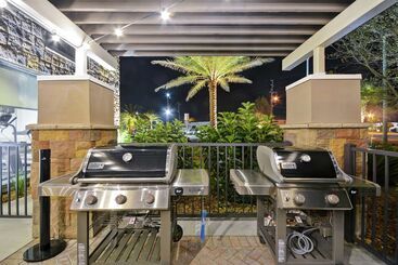 هتل Home2 Suites By Hilton  St. Simons Island
