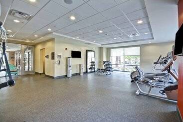 هتل Home2 Suites By Hilton  St. Simons Island