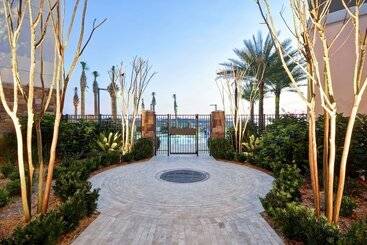هتل Home2 Suites By Hilton  St. Simons Island