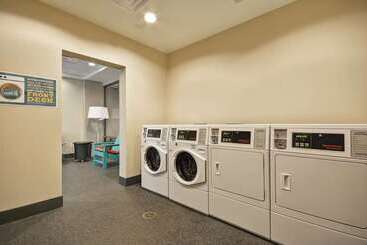 هتل Home2 Suites By Hilton  St. Simons Island