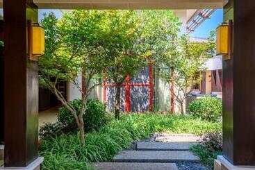 Hualuxe Hotels & Resorts Kunming, An Ihg